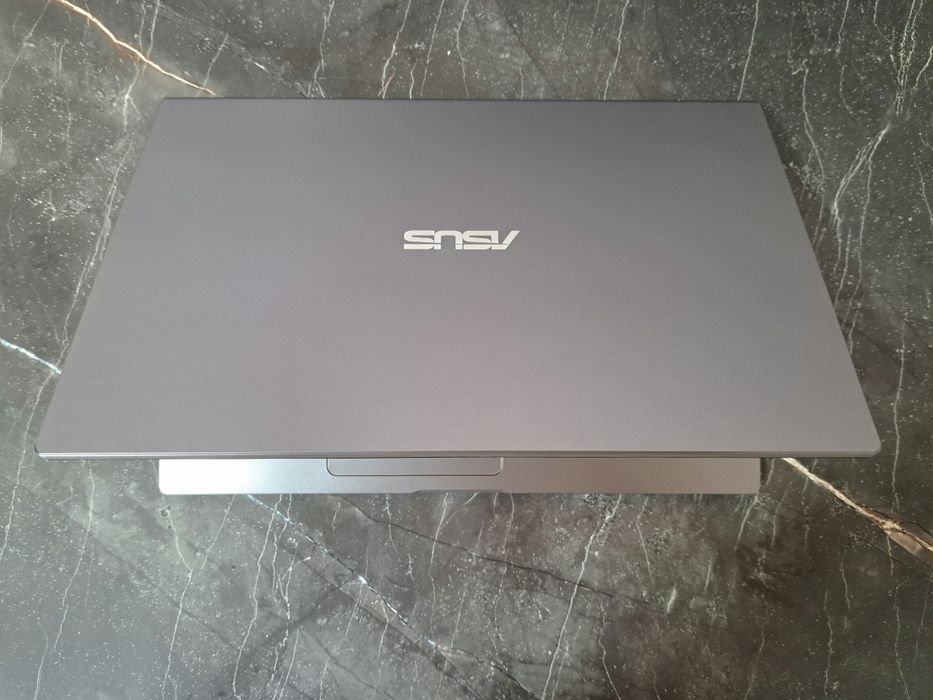 Продам ультрабук ASUS X515E (идеал)