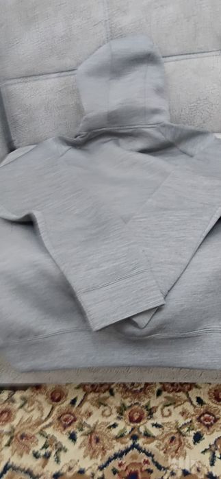 Продам худи Uniqlo