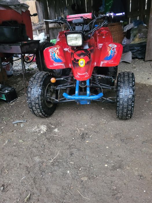 Vand atv de 250cc sau schimb