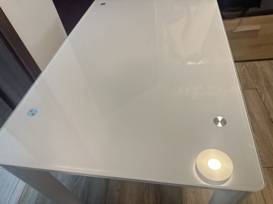 Masa alba sticla securizata