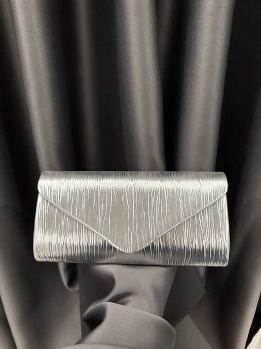 Елегантен сребърен клъч - нов