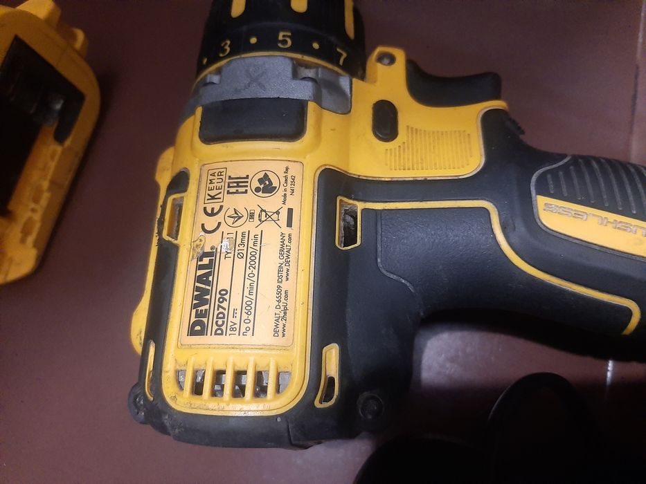 Машини Девалт 18v