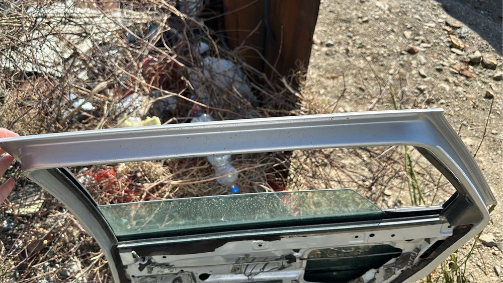 дверь от приоры хетчбек в хорошем состоянии