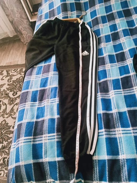 Продам спортивный костюм