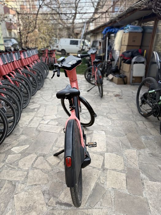 Bicicletaă electrică de inchiriat.