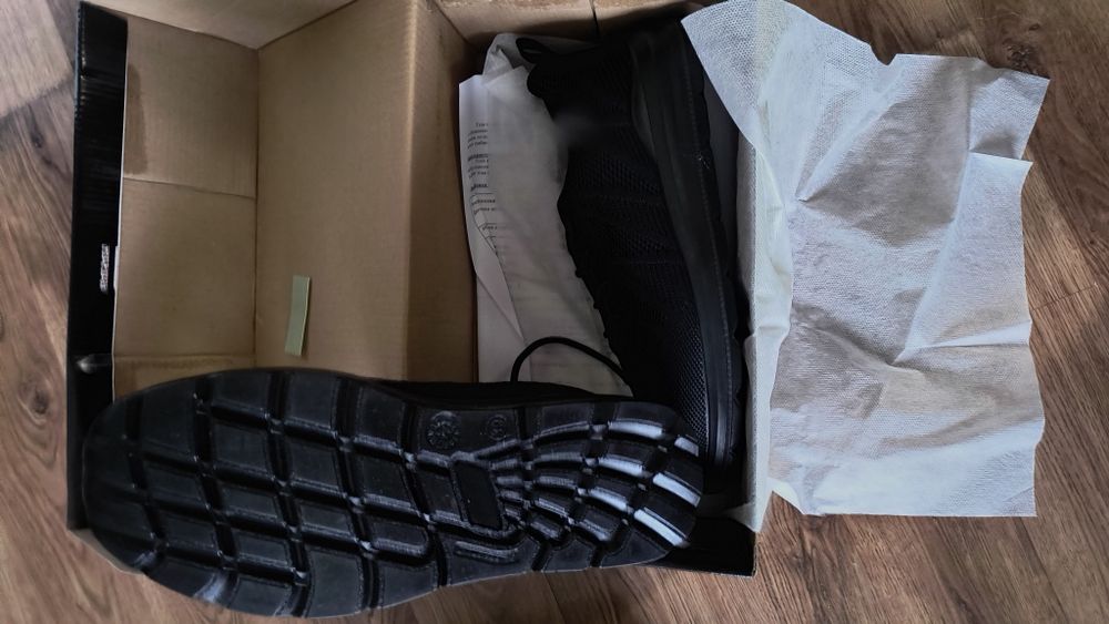 Продавам чисто нови маратонки