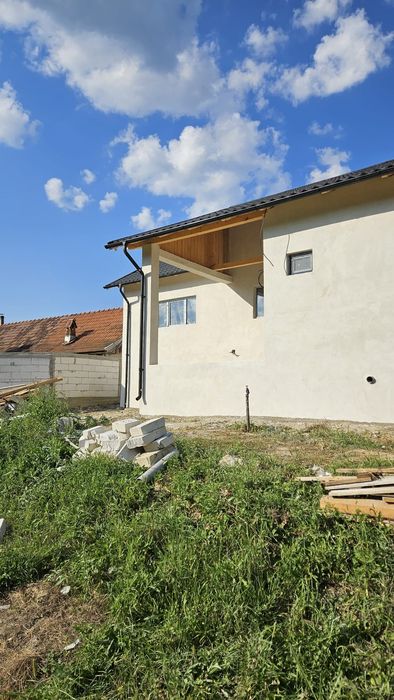 Ocazie! Casa la munte lângă Mănăstirea Cornet nod Autostrada Pitesti Sibiu
