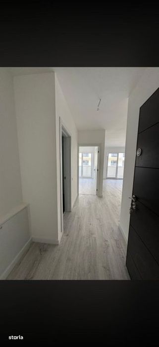 apartament semifinisat cu 2camere,etaj intermediar,parcare,zona Eroil — fotografia 3