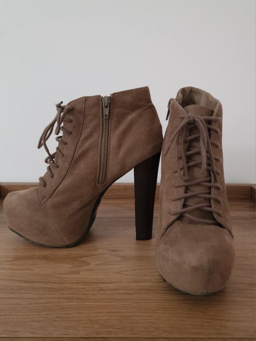 Кафеви боти на ток