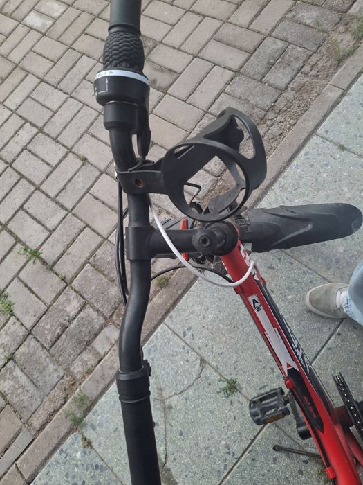 Продаю велосипед штерн красный