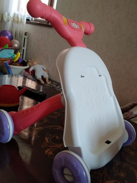 Детский толокар столик 2в1