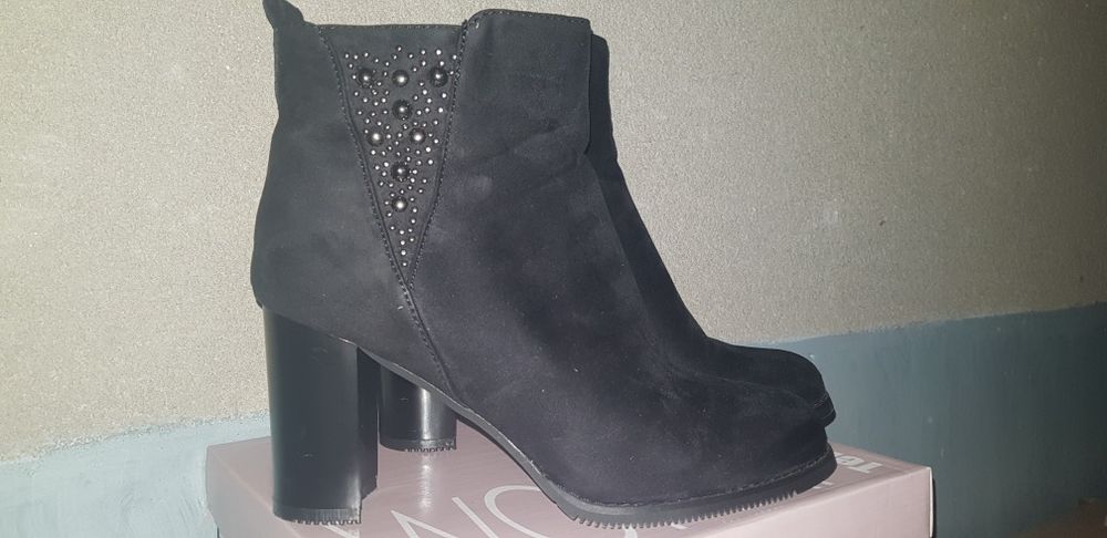 Боти Tendenz; Ботуши Zara