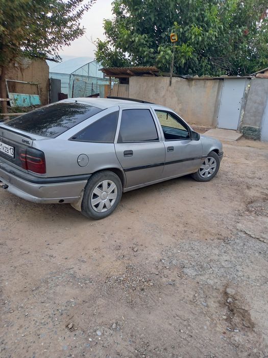 OPEL VECTRA A. 1.8 моно