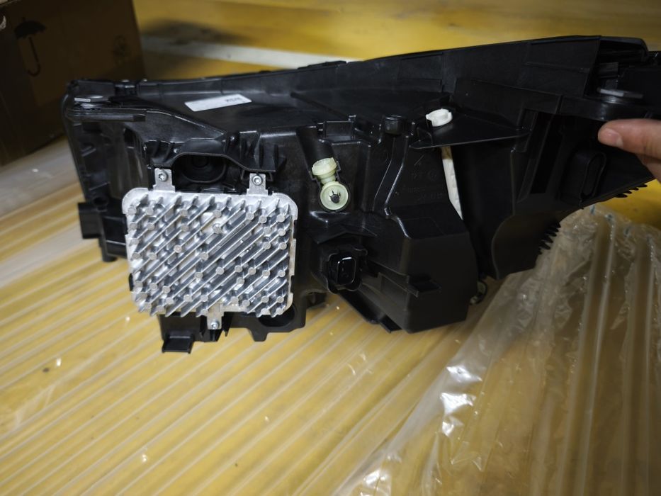 BMW 5 Series G60 G61  2024 фар