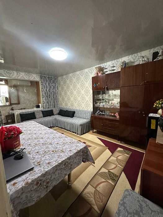 Юнусабад 11, 4/4/4 Продается квартира не торец