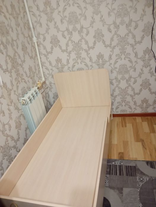 Кровать подростковая