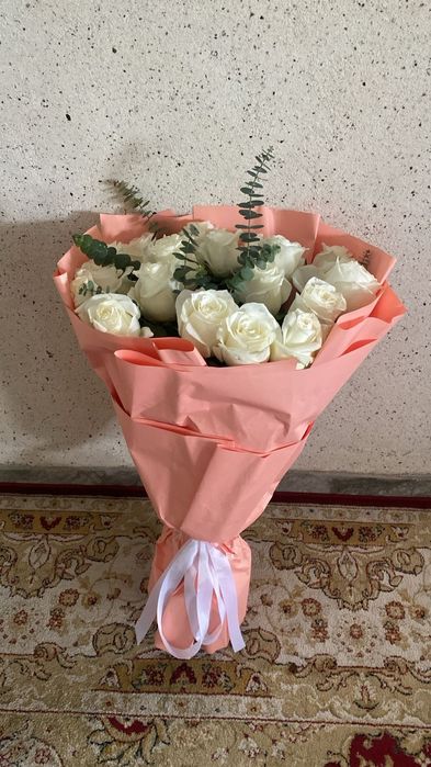 Продам белые розы свежий букет метровый