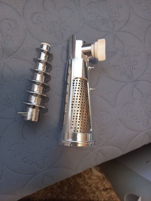 Нова месомелачка HEINNER MG-2100BKSL