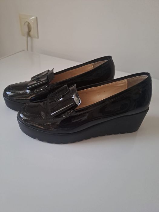 Pantofi piele lacuita 35