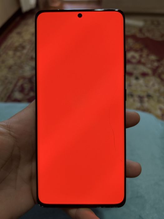 Samsung Galaxy S21 Ultra 5G 256GB 12GB RAM, funcțional, fisură ecran