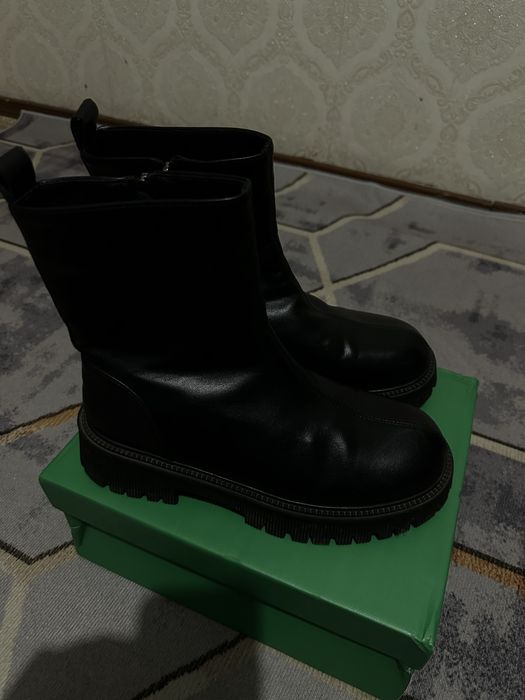 Продаю женский обувь