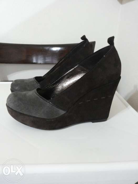 Vand pantofi din piele intoarsa naturala