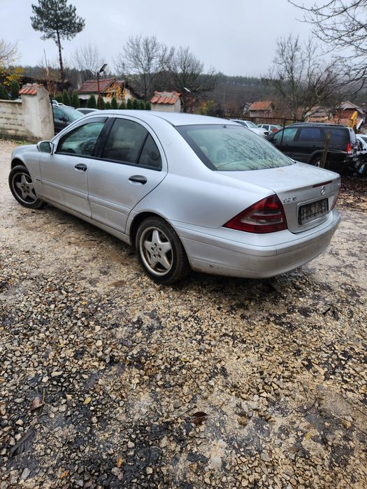 Мерцедес w203 2.7цди на части/Mercedes w203 2.7cdi na chasti