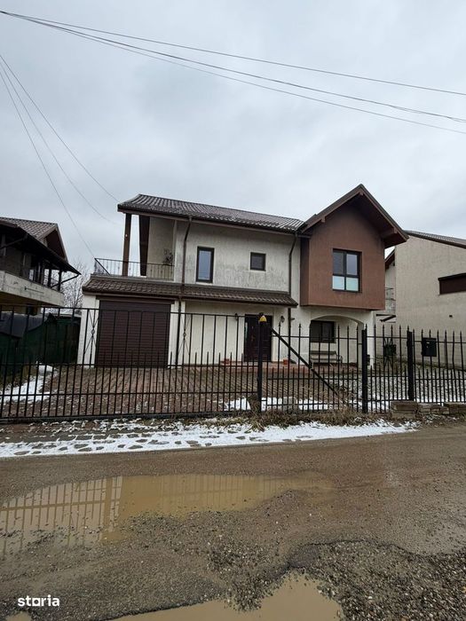 Vand Vila P + 1  Calea Moldovei [ Gheraesti }