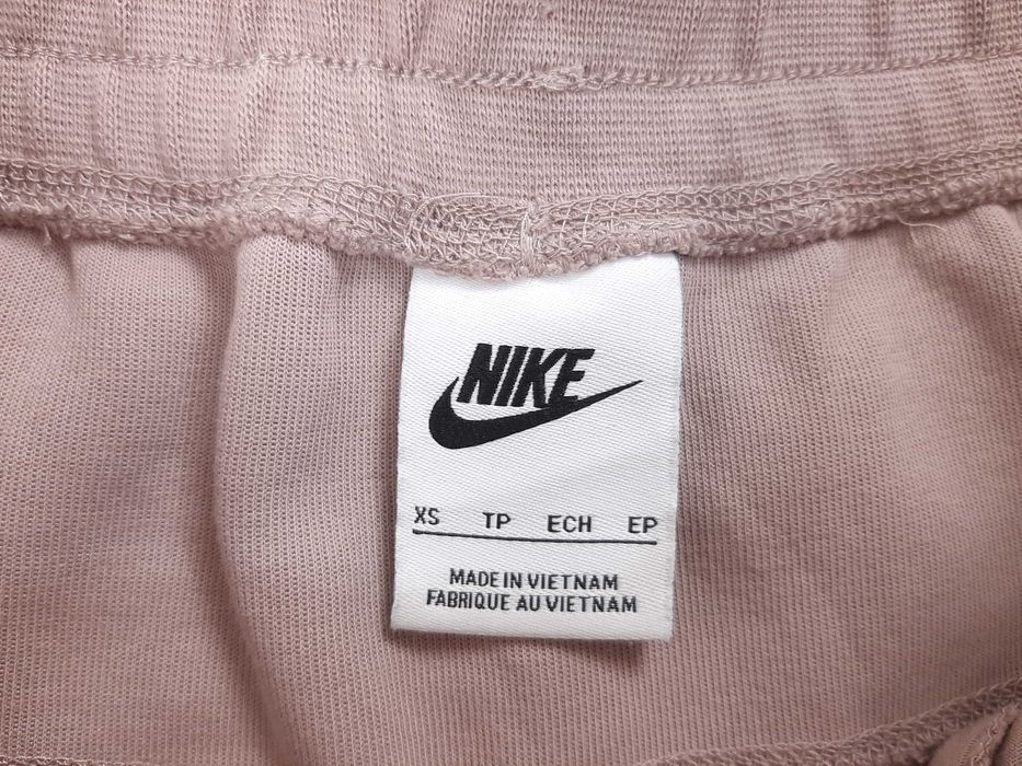 Nike Tech Fleece Jogger - Оригинално дамско долнище размер XS