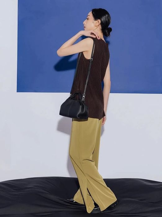 Сумка кожаная трендовая модель новая