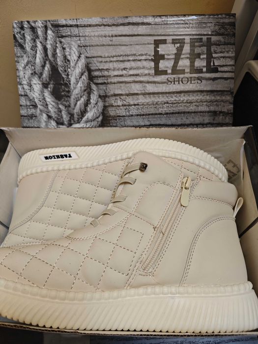 Нови зимни боти 36 номер, 24см