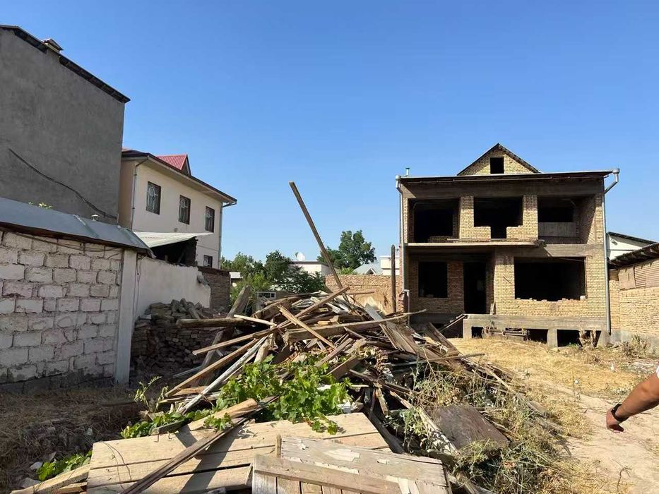 Шота Руставелидан 100 метр ичкарида ер майдони сотилади