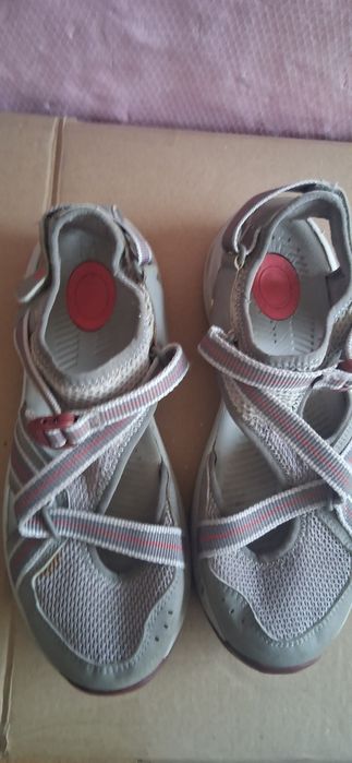 Sandale dame teva marimea 40
