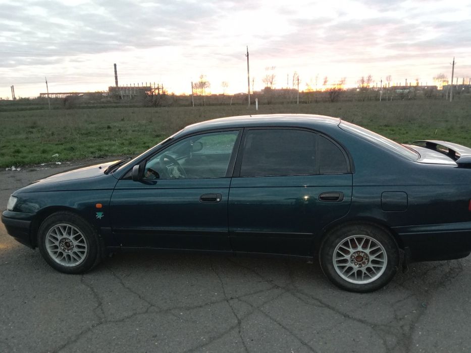 Продам тоета Карина е