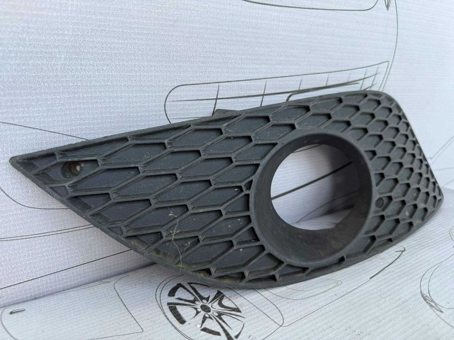 Grila Proiector Dreapta Fata Seat Leon 2 Facelift Cod OEM 1P0853666E (5C2)