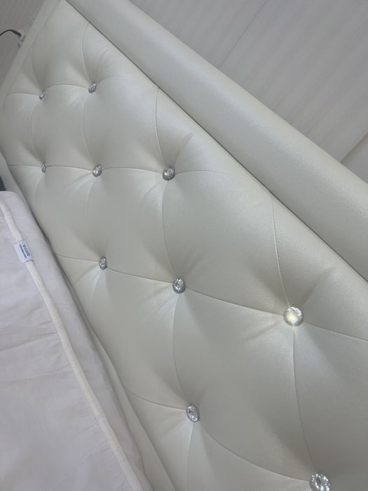 Продам кровать полуторку