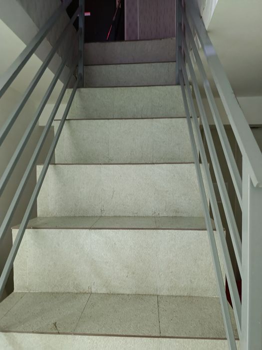 Максим горький 1- ЛИНИЯ СРОЧНО  продам нежилое помещение