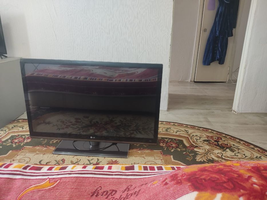 Продаю телевизор LG