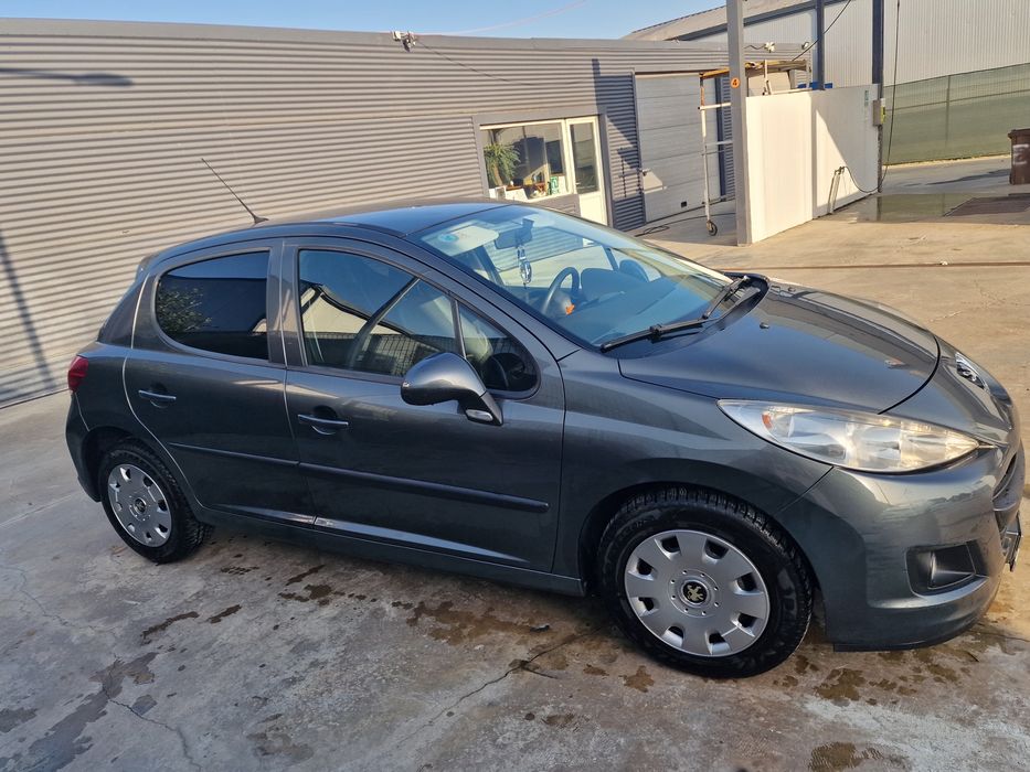 Peugeot 207 1.4 benzina