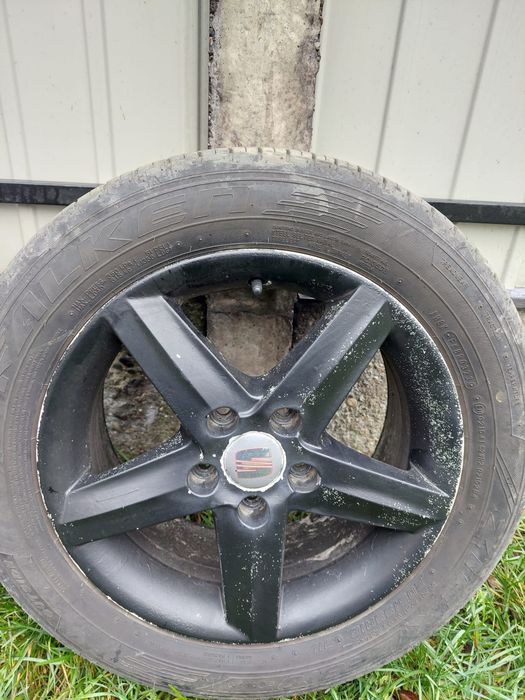 Vând cauciucuri de vară plus jante de aluminiu Seat Altea