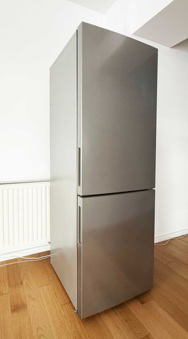 Frigider cu congelator Arctic