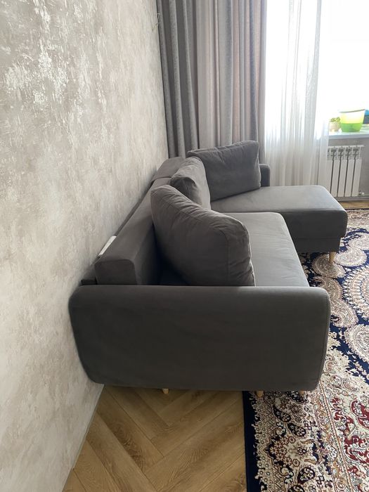 Диван в отличном состояний