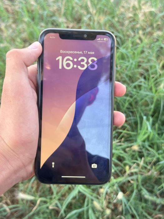Iphone 11 // 64 GB
