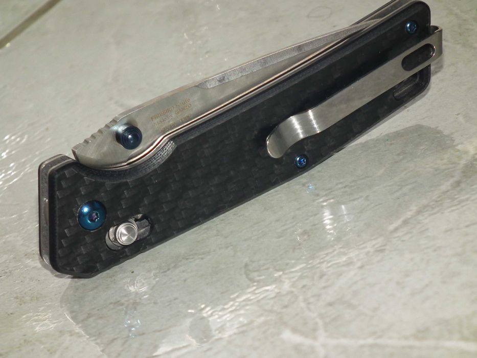 Briceag cutit Ganzo F 7601-CF nou, cutie, Carbon Fiber 440 C axis lock