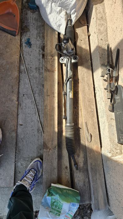 Кормилка рейка за хйндай санта фе 2.купих я за моя хюндай.така седи