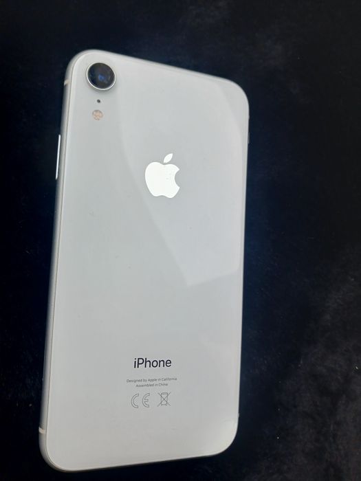 Продам iPhone Xr айфон xr