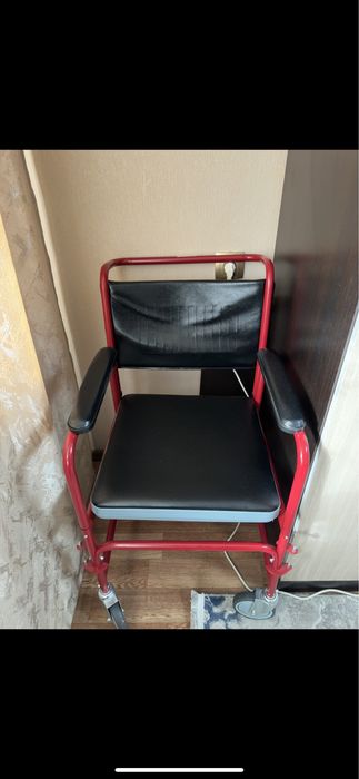 Продам инвалидное кресло туалет