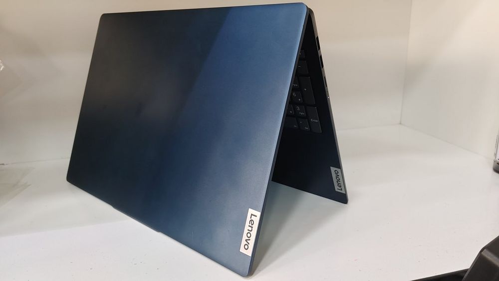 NOUTBUK Lenovo IdeaPad slim 5i Core 7 150U 10yadro 12patok DDR5 16GB