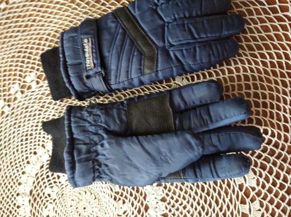 Блузони, дънки и ръкавици за момче от 12 до 15 г