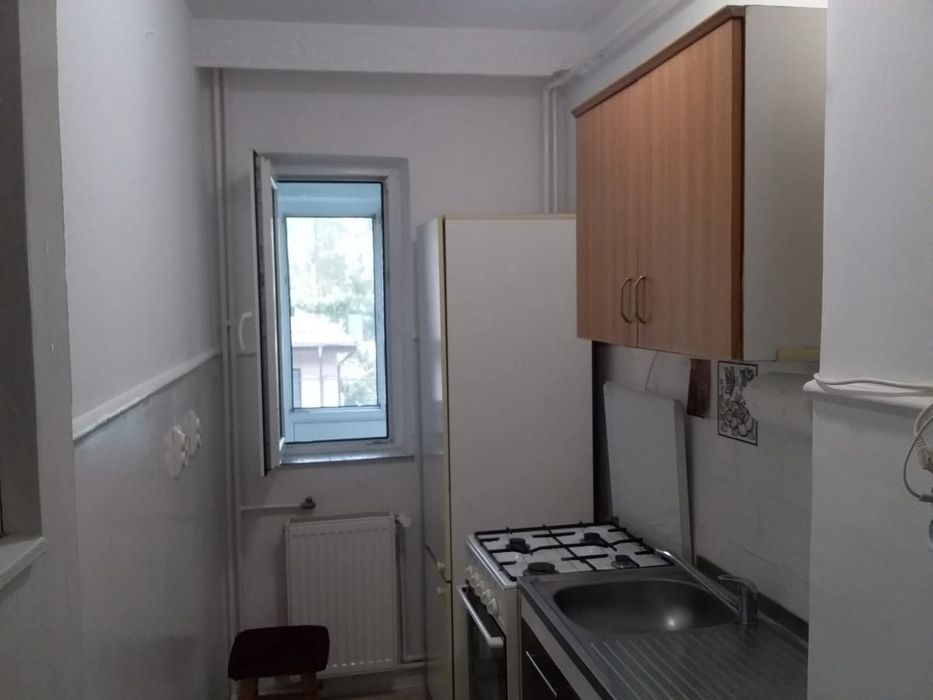 Persoană fizică,  închiriez apartament .cu 1 cameră
